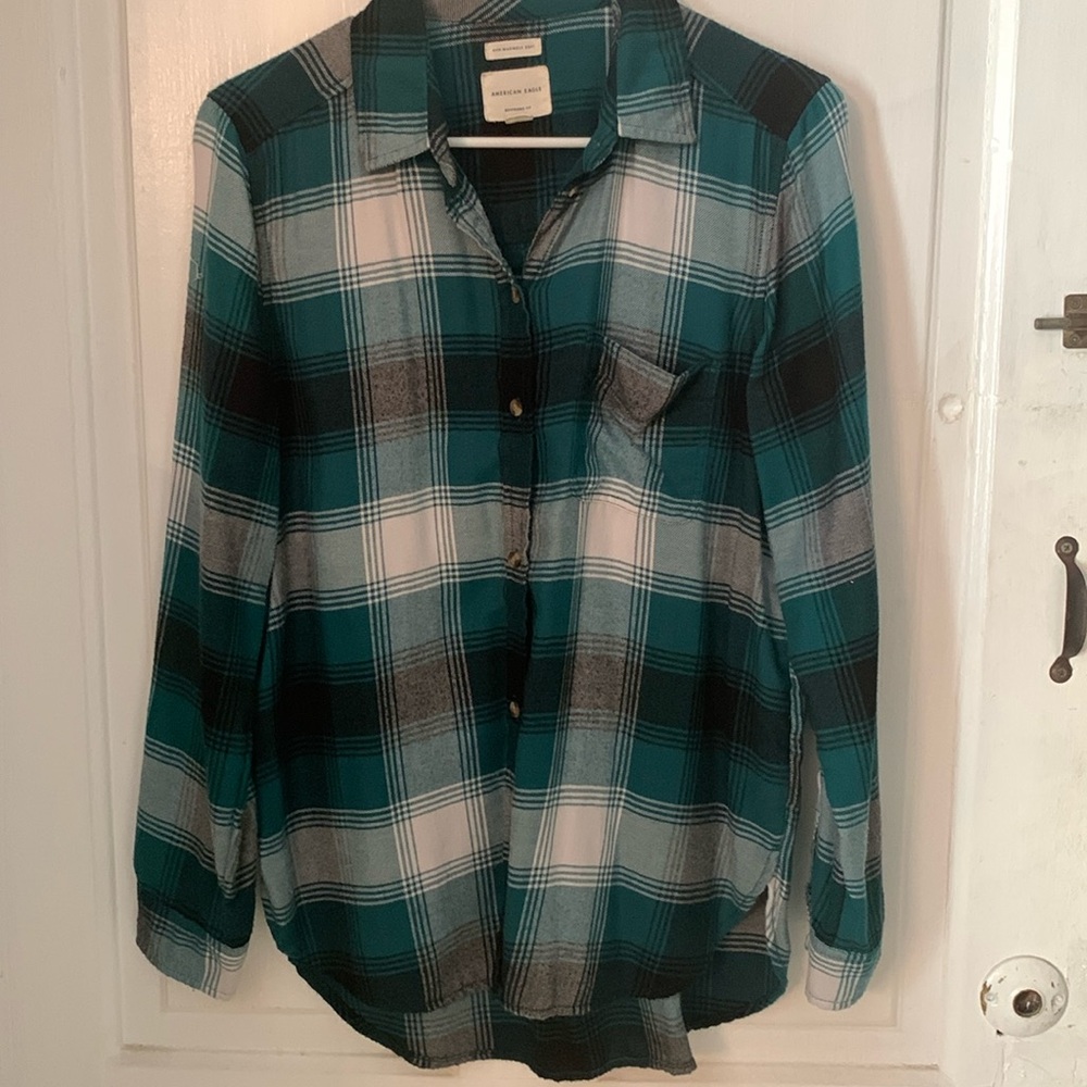 Women’s Green and Black American Eagle Flannel Button Down. Size medium.